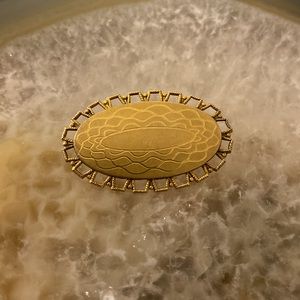 Antique etched brooch gold tone Dainty 1.25” gorgeous GUC
